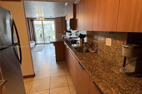 Copropriété à vendre à Sunny Isles Beach, Floride: 33.44 m2 № 1969186 - photo 9