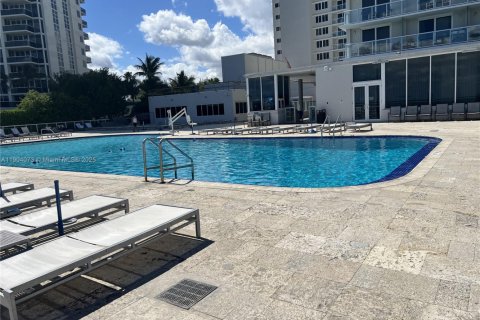 Copropriété à vendre à Sunny Isles Beach, Floride: 33.44 m2 № 1969186 - photo 2