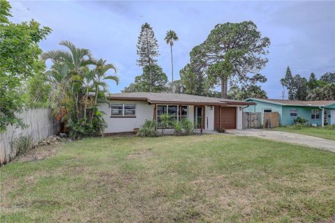 Casa en venta en Saint Petersburg, Florida, 2 dormitorios, 109.9 m2 № 1902709 - foto 3