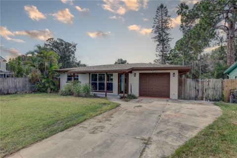 Casa en venta en Saint Petersburg, Florida, 2 dormitorios, 109.9 m2 № 1902709 - foto 1