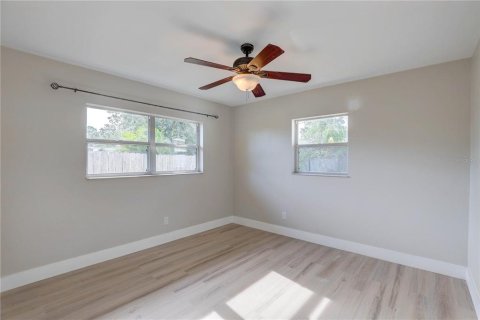 Casa en venta en Saint Petersburg, Florida, 2 dormitorios, 109.9 m2 № 1902709 - foto 27