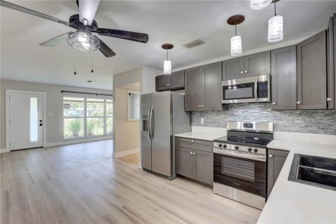 Casa en venta en Saint Petersburg, Florida, 2 dormitorios, 109.9 m2 № 1902709 - foto 20