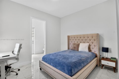 Купить виллу или дом в Дейви, Флорида 5 спален, 361.2м2, № 1930788 - фото 12