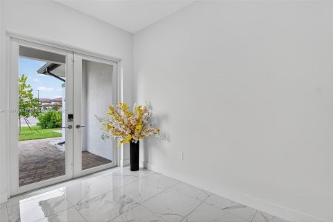 Купить виллу или дом в Дейви, Флорида 5 спален, 361.2м2, № 1930788 - фото 3