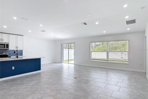 House in Osteen, Florida 4 bedrooms, 181.16 sq.m. № 2106730 - photo 6