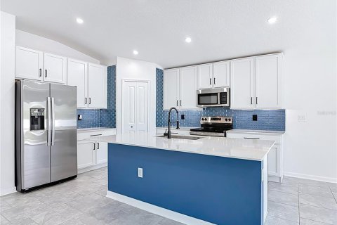 House in Osteen, Florida 4 bedrooms, 181.16 sq.m. № 2106730 - photo 18
