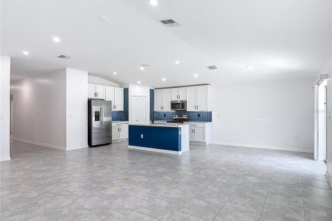House in Osteen, Florida 4 bedrooms, 181.16 sq.m. № 2106730 - photo 22