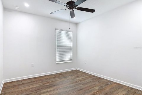 House in Osteen, Florida 4 bedrooms, 181.16 sq.m. № 2106730 - photo 25