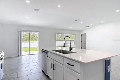House in Osteen, Florida 4 bedrooms, 181.16 sq.m. № 2106730 - photo 11