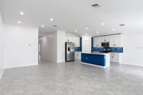 House in Osteen, Florida 4 bedrooms, 181.16 sq.m. № 2106730 - photo 21