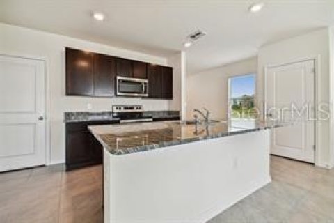 Casa en alquiler en Wesley Chapel, Florida, 4 dormitorios, 209.96 m2 № 1915546 - foto 3