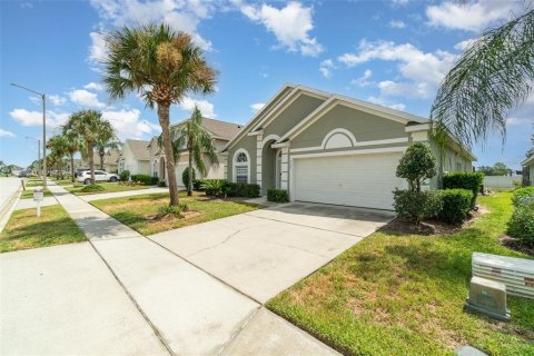 House in Clermont, Florida 4 bedrooms, 180.42 sq.m. № 1879305 - photo 3