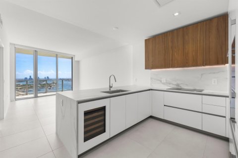 Copropriété à louer à Miami, Floride: 1 chambre, 112.97 m2 № 2376890 - photo 5