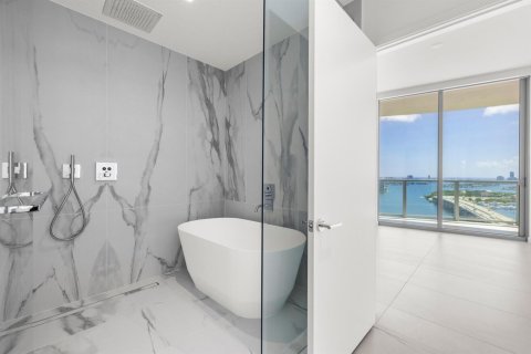Copropriété à louer à Miami, Floride: 1 chambre, 112.97 m2 № 2376890 - photo 14