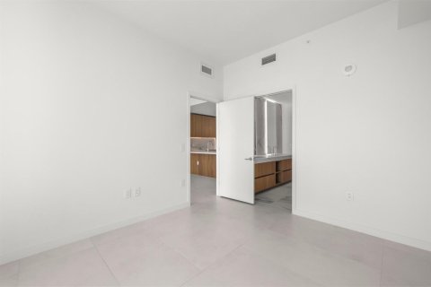Copropriété à louer à Miami, Floride: 1 chambre, 112.97 m2 № 2376890 - photo 11
