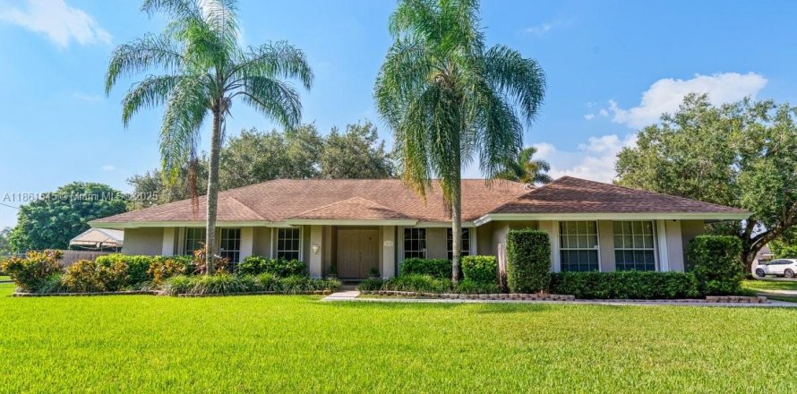 Casa en Homestead, Florida 4 dormitorios, 209.03 m2 № 1898209