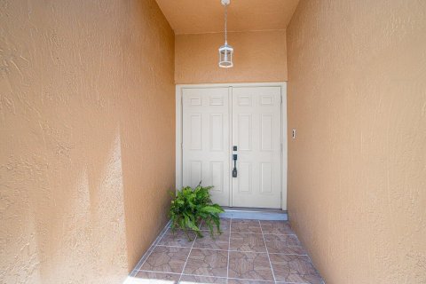 Villa ou maison à vendre à Boca Raton, Floride: 3 chambres, 158.03 m2 № 2189078 - photo 4