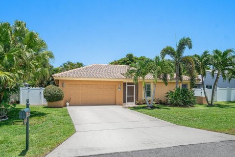 Villa ou maison à vendre à Boca Raton, Floride: 3 chambres, 158.03 m2 № 2189078 - photo 2