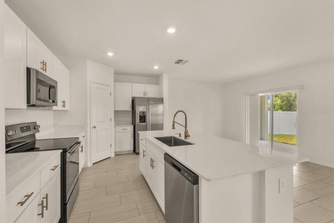 Villa ou maison à louer à Riverview, Floride: 4 chambres, 178.37 m2 № 2092238 - photo 10