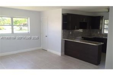Casa en alquiler en Cutler Bay, Florida, 4 dormitorios, 168.62 m2 № 2010616 - foto 7