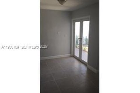 Casa en alquiler en Cutler Bay, Florida, 4 dormitorios, 168.62 m2 № 2010616 - foto 10