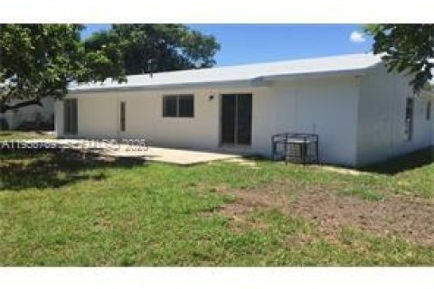 Casa en alquiler en Cutler Bay, Florida, 4 dormitorios, 168.62 m2 № 2010616 - foto 5