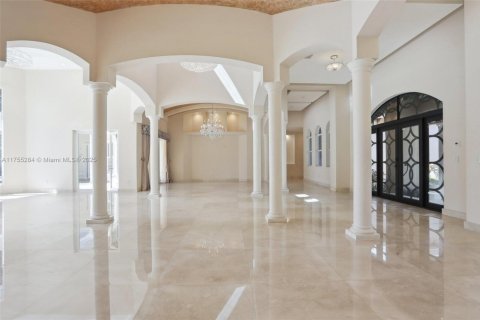 Casa en venta en Pinecrest, Florida, 7 dormitorios, 920.85 m2 № 1692463 - foto 11