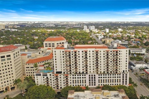 Condo in Coral Gables, Florida, 2 bedrooms  № 2057740 - photo 4