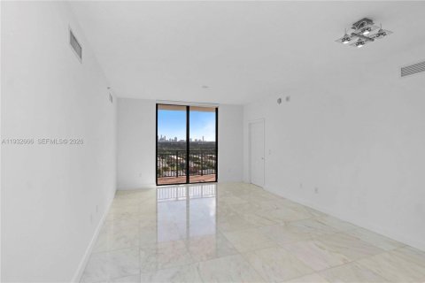 Condo in Coral Gables, Florida, 2 bedrooms  № 2057740 - photo 6
