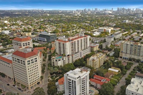 Condo in Coral Gables, Florida, 2 bedrooms  № 2057740 - photo 5
