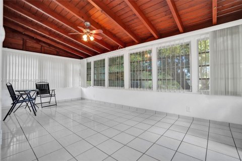 Casa en venta en Miami, Florida, 2 dormitorios, 106.47 m2 № 2056905 - foto 18