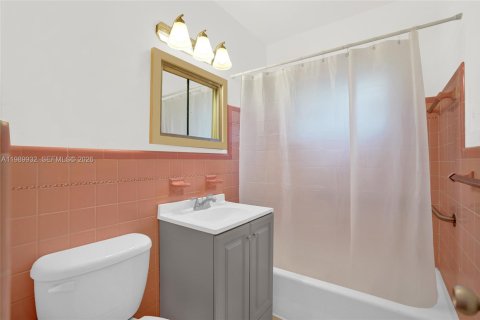 Casa en venta en Miami, Florida, 2 dormitorios, 106.47 m2 № 2056905 - foto 17