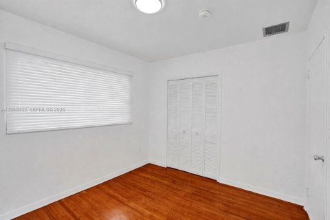 Casa en venta en Miami, Florida, 2 dormitorios, 106.47 m2 № 2056905 - foto 11