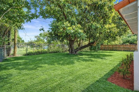 Casa en venta en Miami, Florida, 2 dormitorios, 106.47 m2 № 2056905 - foto 25