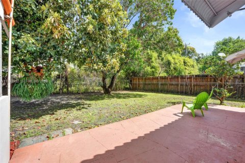 Casa en venta en Miami, Florida, 2 dormitorios, 106.47 m2 № 2056905 - foto 23