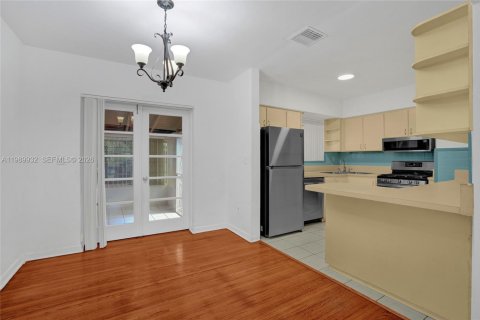 Casa en venta en Miami, Florida, 2 dormitorios, 106.47 m2 № 2056905 - foto 14