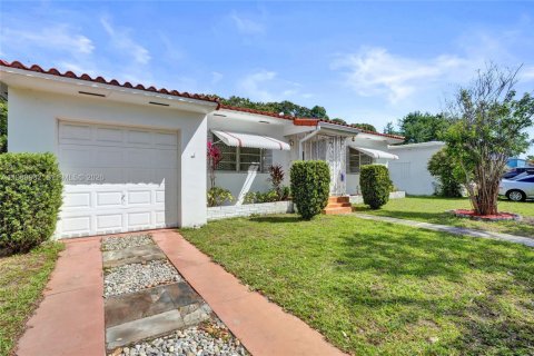 Casa en venta en Miami, Florida, 2 dormitorios, 106.47 m2 № 2056905 - foto 7
