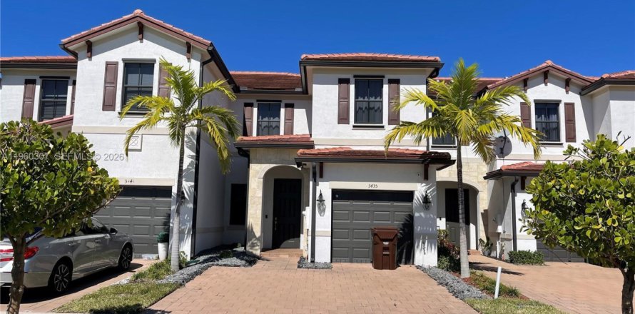 Таунхаус в Хайалиа, Флорида 3 спальни, 158.68м2 № 2020189