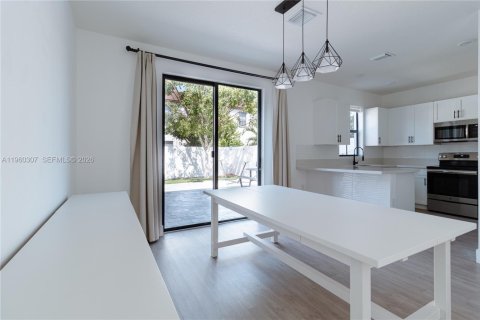 Снять в аренду таунхаус в Хайалиа, Флорида 3 спальни, 158.68м2, № 2020189 - фото 7