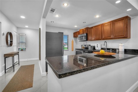 Copropriété à louer à Boca Raton, Floride: 2 chambres, 112.97 m2 № 2269521 - photo 9