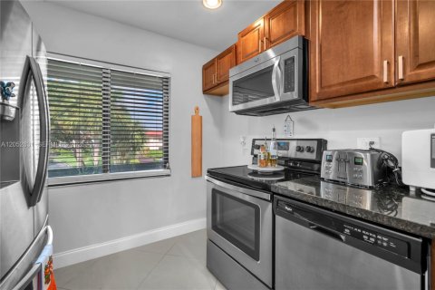 Copropriété à louer à Boca Raton, Floride: 2 chambres, 112.97 m2 № 2269521 - photo 11