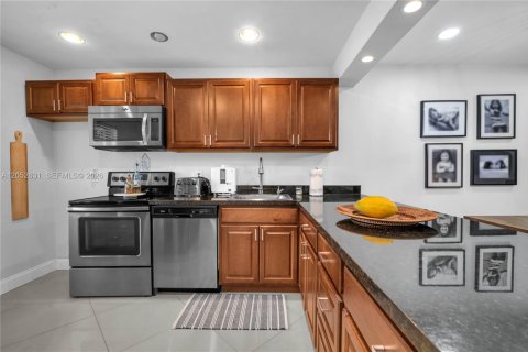 Copropriété à louer à Boca Raton, Floride: 2 chambres, 112.97 m2 № 2269521 - photo 10