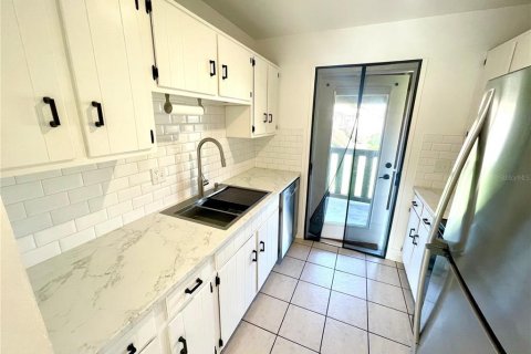 Copropriété à louer à Orlando, Floride: 2 chambres, 92.34 m2 № 2387684 - photo 4
