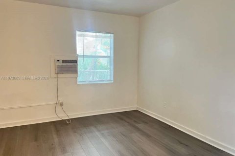 Снять в аренду квартиру в Норт-Майами-Бич, Флорида 2 спальни, № 2033219 - фото 14