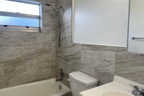 Снять в аренду квартиру в Норт-Майами-Бич, Флорида 2 спальни, № 2033219 - фото 12