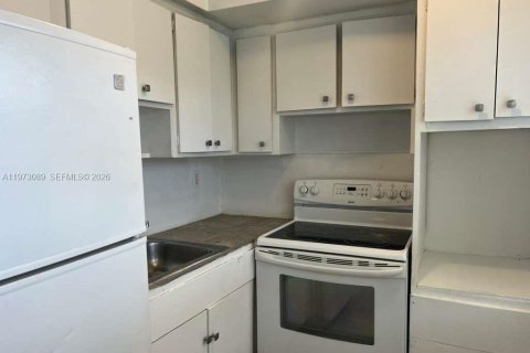 Снять в аренду квартиру в Норт-Майами-Бич, Флорида 2 спальни, № 2033219 - фото 8