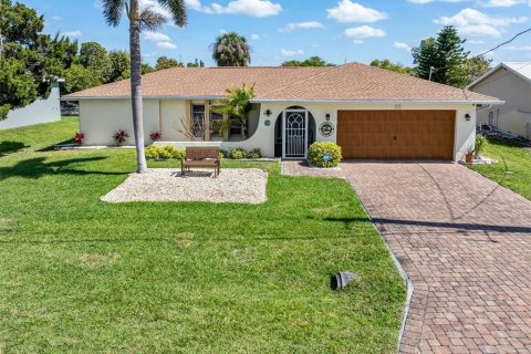 Villa ou maison à Port Charlotte, Floride 3 chambres, 177.26 m2 № 2128162