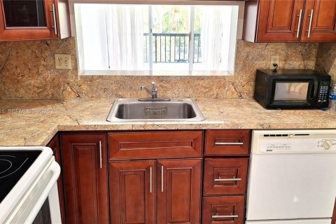 Copropriété à louer à Miami, Floride: 1 chambre, 73.11 m2 № 2029233 - photo 24