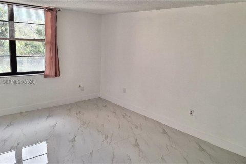 Copropriété à louer à Miami, Floride: 1 chambre, 73.11 m2 № 2029233 - photo 27