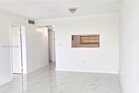 Copropriété à louer à Miami, Floride: 1 chambre, 73.11 m2 № 2029233 - photo 17